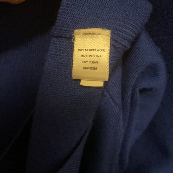 Express Wool V-Neck Sweater Bundle - Picture 3 of 5